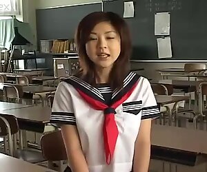 Comel bangsa jepun remaja Aki Hoshino suka sukan dan seluar oren dalam